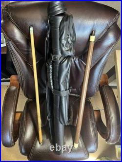 2x2 McDermott Billiard Pool Cue Stick Holder Clover Logo oval Hard Case With Cue