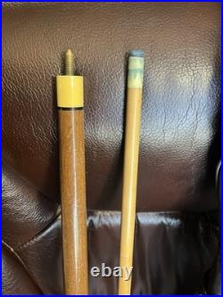 2x2 McDermott Billiard Pool Cue Stick Holder Clover Logo oval Hard Case With Cue