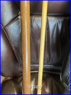 2x2 McDermott Billiard Pool Cue Stick Holder Clover Logo oval Hard Case With Cue
