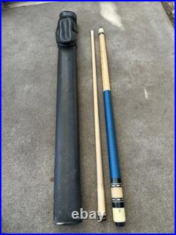 Beautiful Vintage McDermott Pool Cue With Case