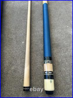 Beautiful Vintage McDermott Pool Cue With Case