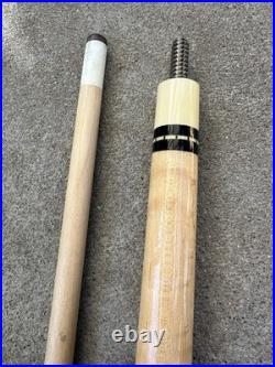 Beautiful Vintage McDermott Pool Cue With Case