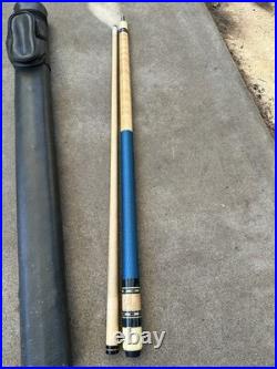 Beautiful Vintage McDermott Pool Cue With Case
