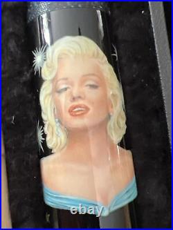 MARILYN MONROE MCDERMOTT POOL CUE with hard case and extra cue