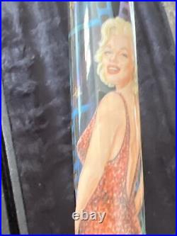 MARILYN MONROE MCDERMOTT POOL CUE with hard case and extra cue