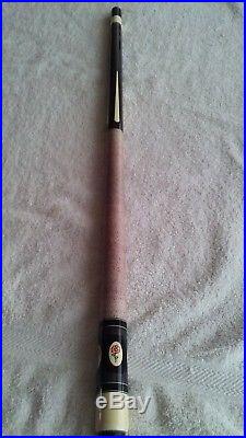 McDERMOTT POOL CUE D23 WITH IT'S GEORGE CARRYING CASE