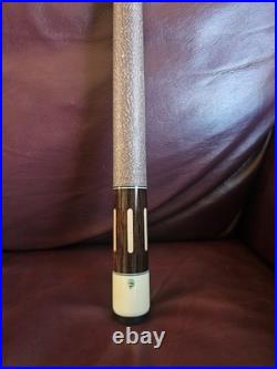 McDermott C4 pool cue