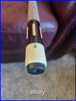 McDermott C4 pool cue
