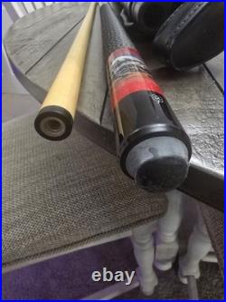 McDermott Dueling Panthers Wes Spencer pool cue 19 oz Red/Black with Giuseppe Case
