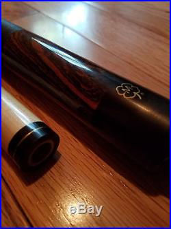 McDermott E-F3 Classic Retired Pool Cue and Action double Cue Bag