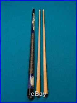 McDermott Eagle pool cue 2 shafts with case