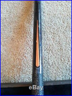 McDermott Pool Cue E-F4 Retired Pattern, Ex. Condition with Case & tip shaper