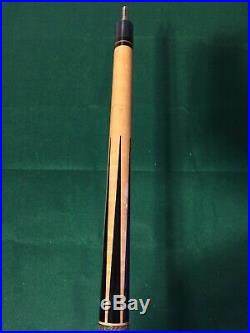 McDermott Pool Cue Stick VERY NICE Comes With Case