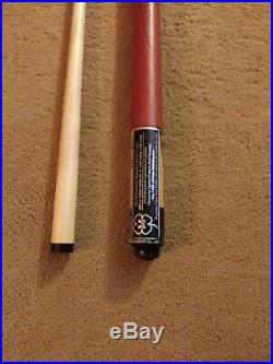 McDermott Pool Cue Tree Frog with Vintage Case