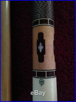 McDermott Pool Cue, perfect condition 1985, with hand-made deerskin case