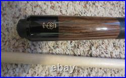 McDermott Pool Cue with nice hard case