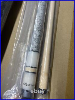 McDermott Star S25 Pool Two-Piece Cue White Pearl With Free Case With Upgrades