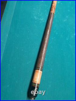McDermott g-229 pool cue with two shafts. 3/8 x 10 joint
