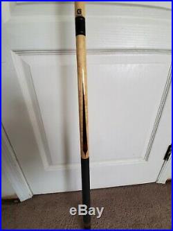Mcdermott G313 pool cue withG Core shaft
