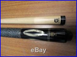 Mcdermott g211 pool cue withhard case and joint protectors