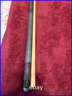 Mcdermott pool cue used but in great comdition Mcdermott pool cue used but in great comdition