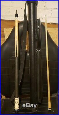Mcdermott tournament championship pool cue used but good condition withcase