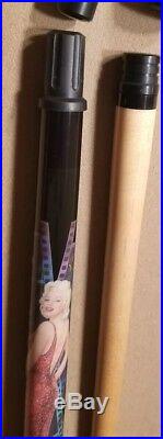 Rare Vintage McDermott Marlyn Monroe 2-piece pool cue withjoint protectors