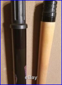 Rare Vintage McDermott Marlyn Monroe 2-piece pool cue withjoint protectors
