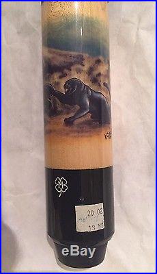 Unique McDermott pool cue 20 oz. With case Dueling Panthers see photos