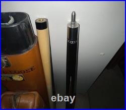 Vintage Leather Billard Case with McDermott/ Players Shaft and Hitman Pool Cues Vintage Leather Billard Case with McDermott/ Players Shaft and Hitman Pool Cues